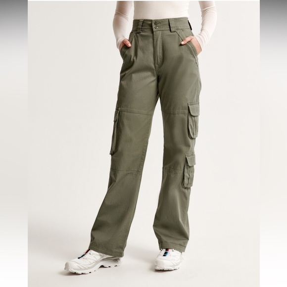 NWOT Abercrombie and Fitch Green Relaxed Cargo Pants 24 / 00 R - Picture 2 of 12